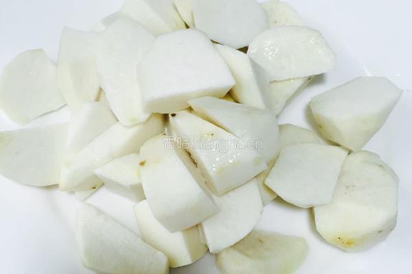 芋头烧豆腐的做法图解2