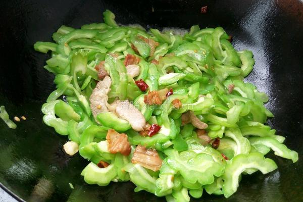 苦瓜炒肉的做法图解6