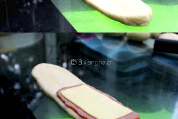奶酪培根面包卷的做法图解3
