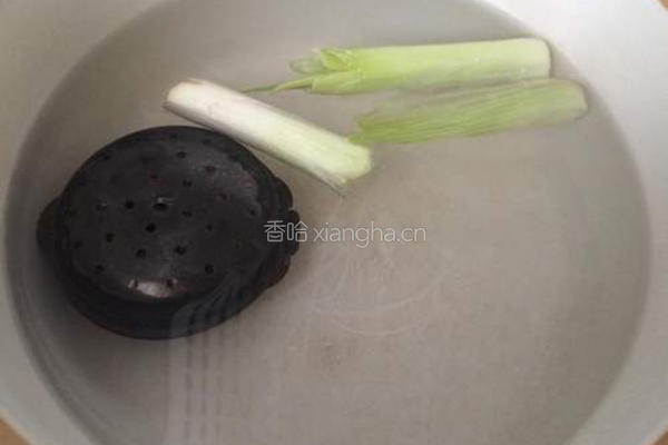 莲藕炖排骨的做法图解3