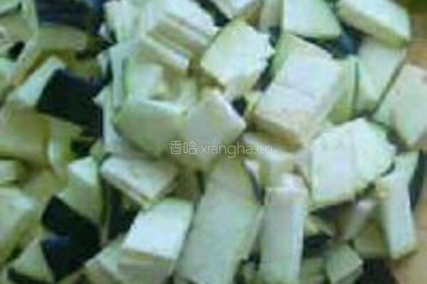 番茄烧茄子的做法图解1
