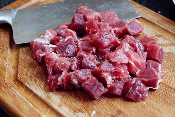 年夜饭_香辣土豆牛肉的做法图解2