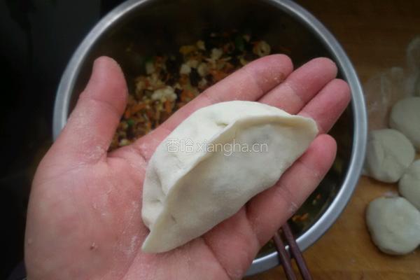 烫面素馅锅贴饺子的做法图解11