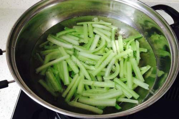 芹菜猪肉饺子！的做法图解3