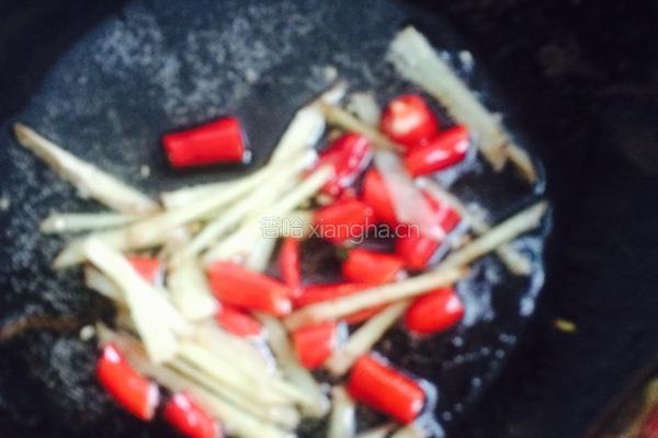 小米椒炒白菜苗的做法图解3