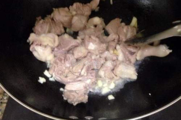 香菇洋葱焖鸭的做法图解3