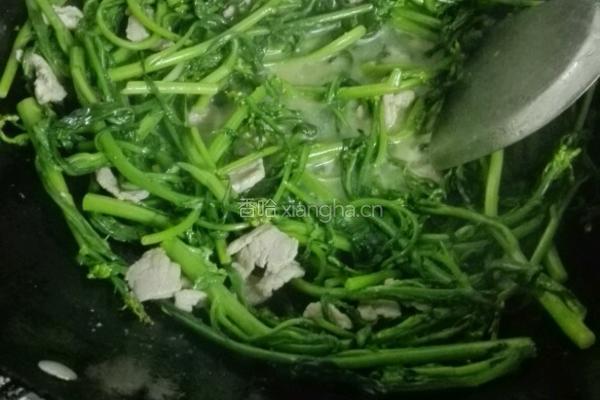 瘦肉炒菜心的做法图解5