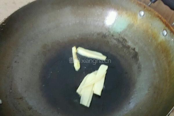 蘑菇炒鸡肉的做法图解5