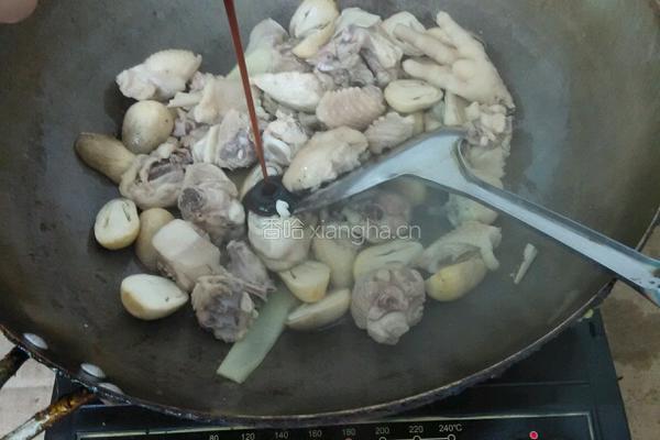 蘑菇炒鸡肉的做法图解7