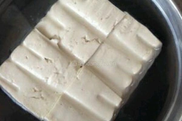 炖豆腐的做法图解1
