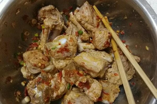 香辣排骨的做法图解2