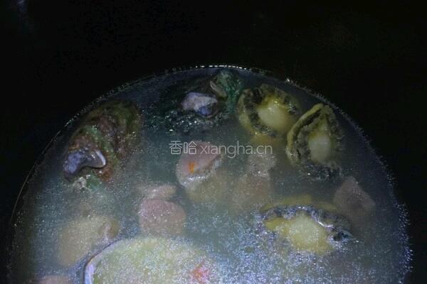 鲜鲍鱼瘦肉汤。 的做法图解7