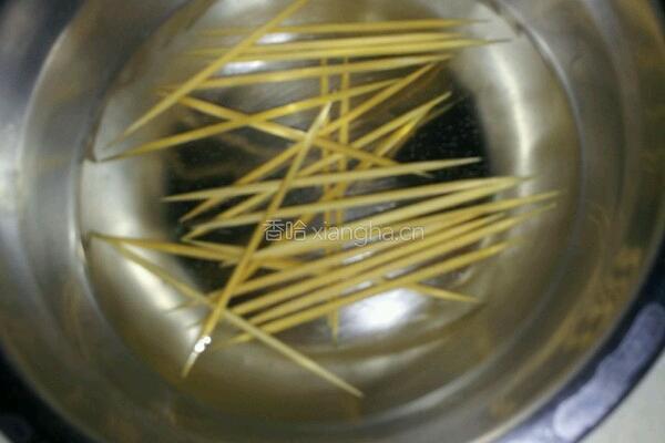 牙签肉的做法图解2