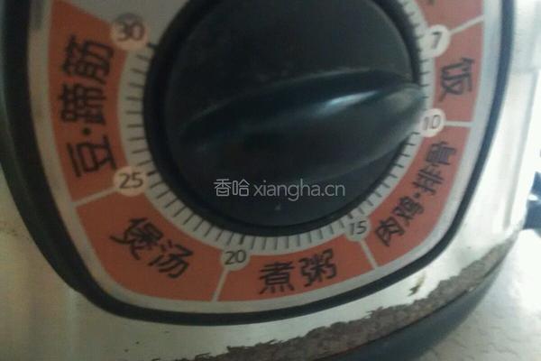 补血养颜黑米杂粮粥的做法图解4