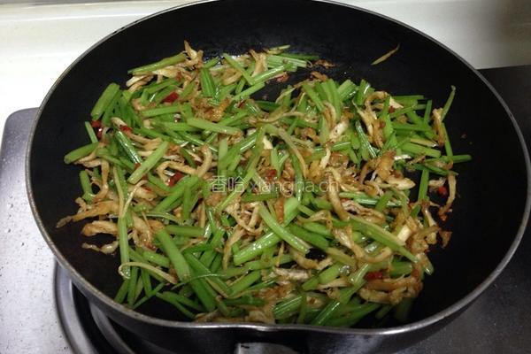 香芹炒鸡丝的做法图解10