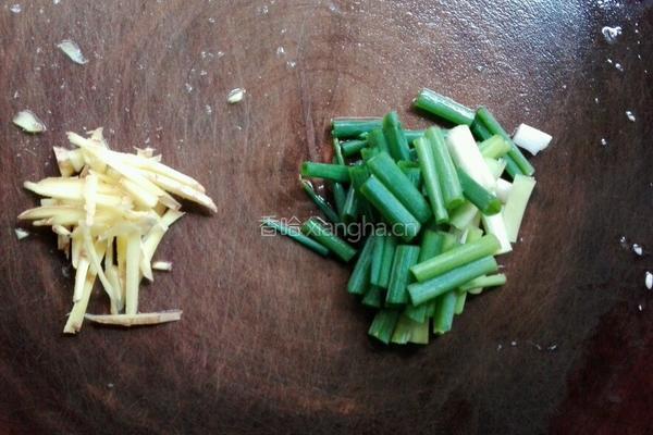 瘦肉粥的做法图解1