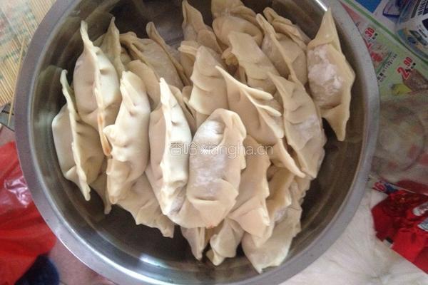 香菇饺子的做法图解4