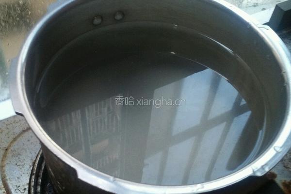 鲜虾花甲香菇粥的做法图解3