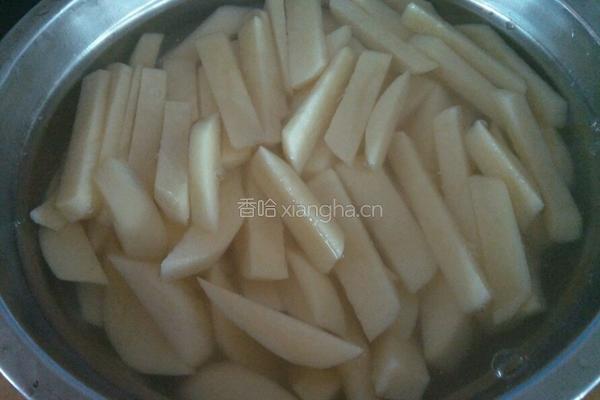 炸新土豆条的做法图解2