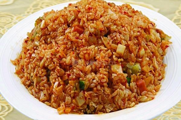 辣白菜炒饭的做法图解5