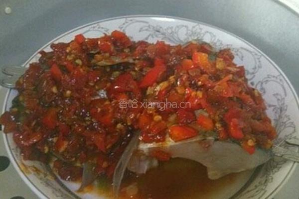 剁椒鱼头的做法图解12