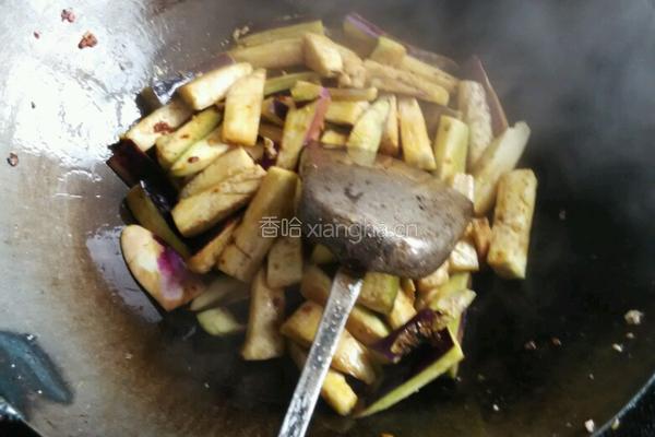辣酱炒茄子的做法图解3