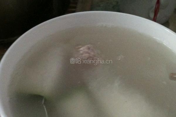 冬瓜薏仁骨头去湿汤的做法图解6