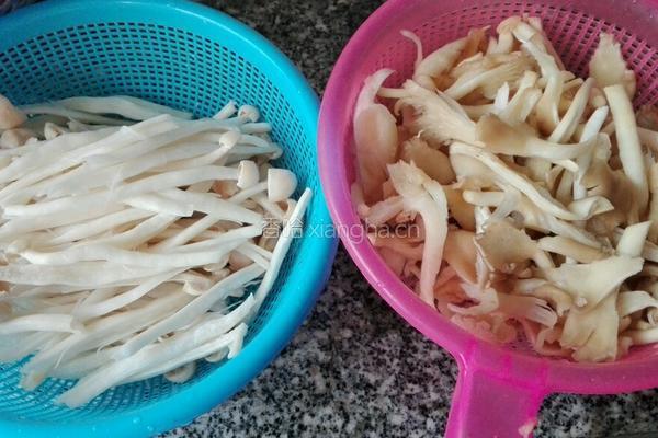 杂菇瘦肉汤的做法图解1