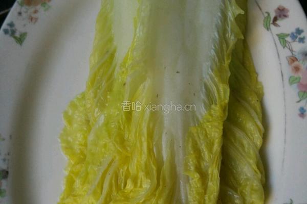 糖醋白菜卷的做法图解1