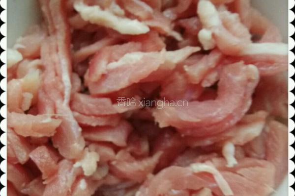 牛肉丝炒榨菜的做法图解1