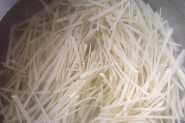 醋溜土豆丝的做法图解1