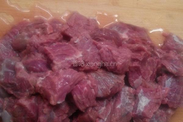 土豆炖牛肉的做法图解1