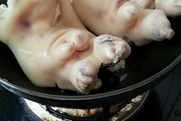 鹵水豬腳。的做法图解3