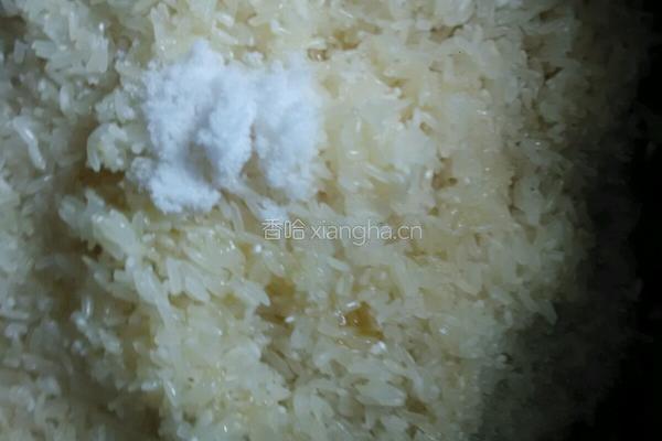 腊味煲仔饭的做法图解1