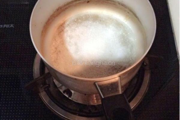 焦糖奶茶的做法图解2
