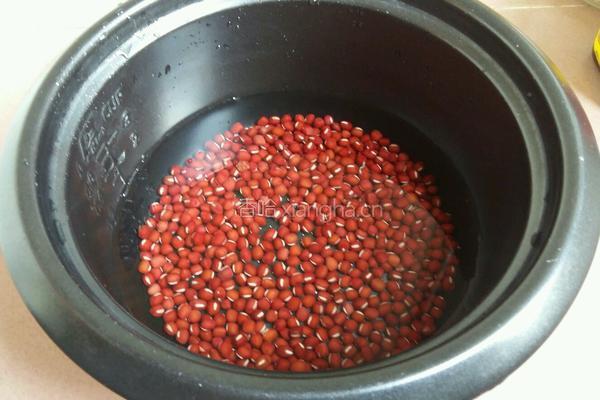 红豆花生粥的做法图解2