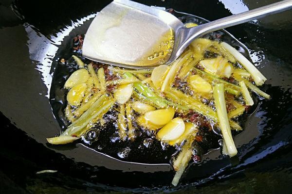双椒榨菜丝的做法图解6