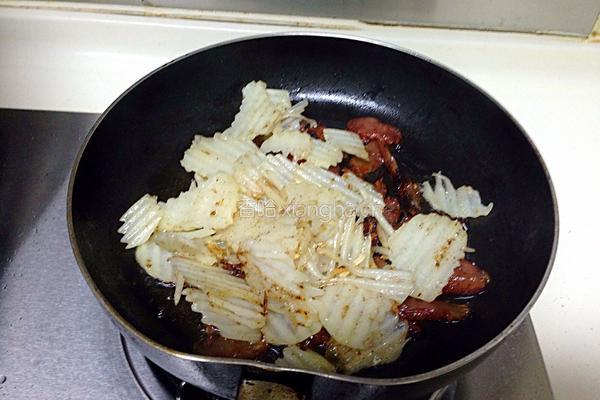 香肠煎土豆的做法图解8