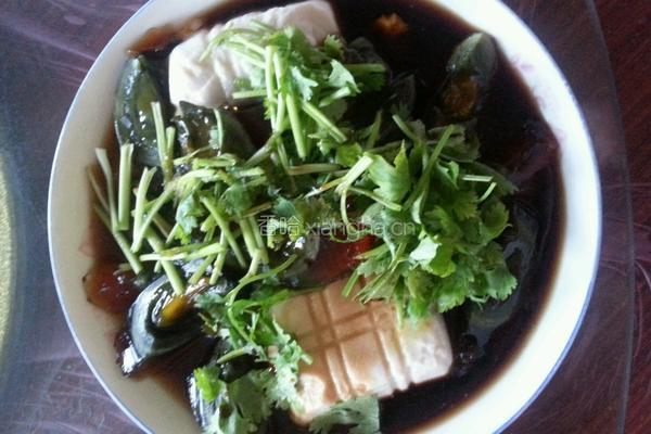 皮蛋拌豆腐！
