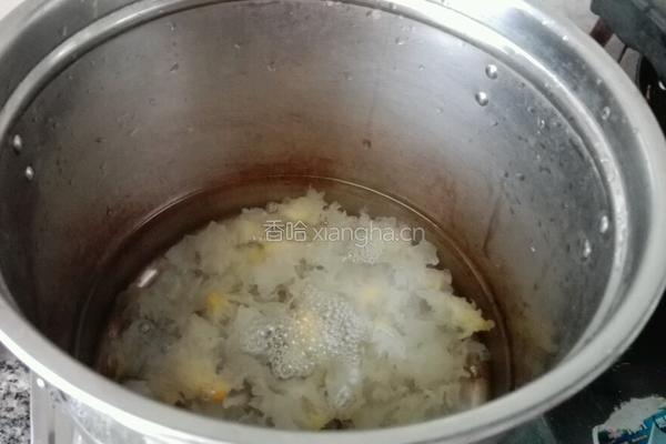 杞子木瓜雪耳糖水的做法图解5
