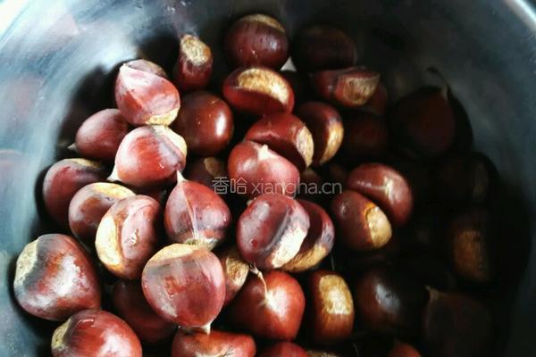 煮栗子的做法图解1