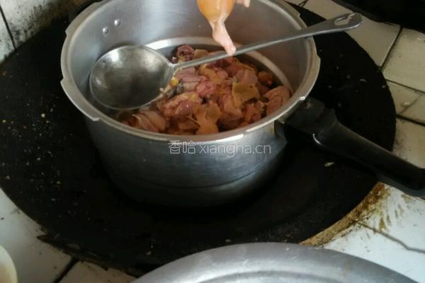 煮鸡的做法图解3