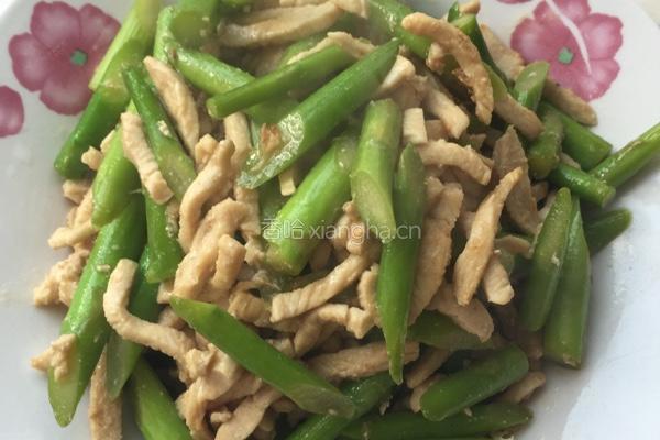 芦笋炒鸡肉丝的做法图解3