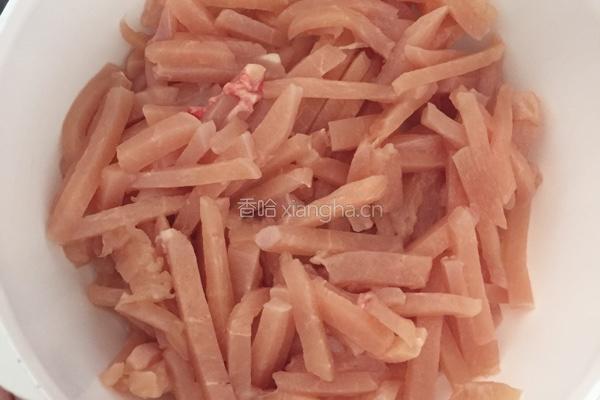芦笋炒鸡肉丝的做法图解1