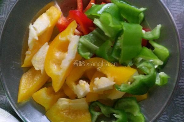 细笋彩椒烩肉的做法图解1