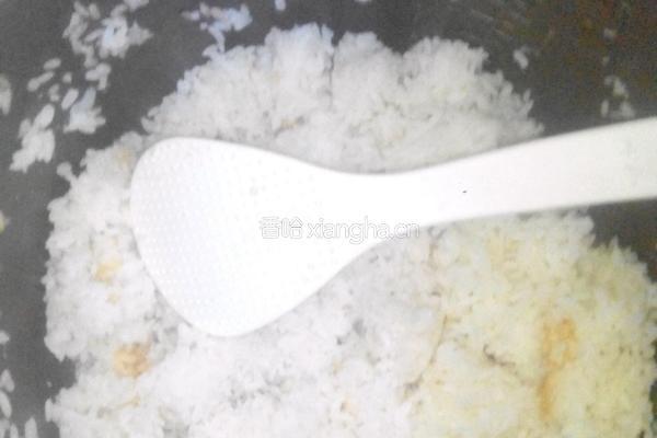 蛋炒饭的做法图解1
