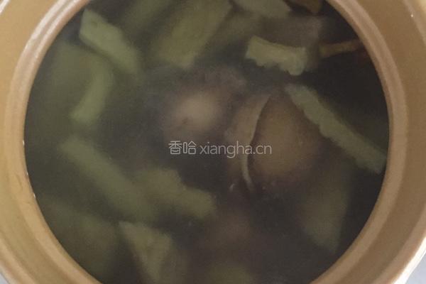 鲍鱼石斛凉瓜汤的做法图解3