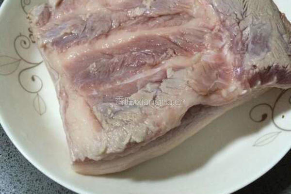 梅菜扣肉的做法图解1
