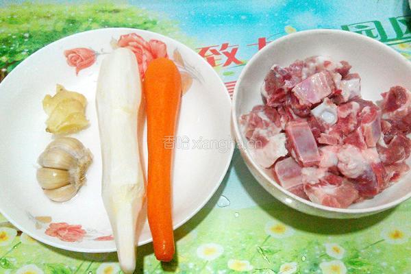 排骨蒸茭白的做法图解1