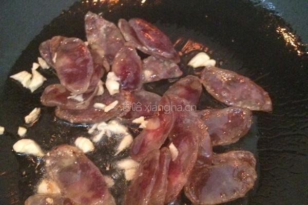 荷兰豆炒腊肠的做法图解5